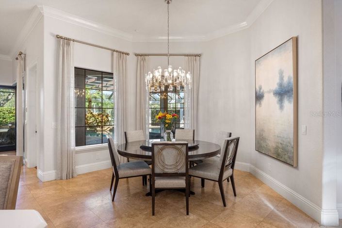 Image No.6-6 Bed Property for sale