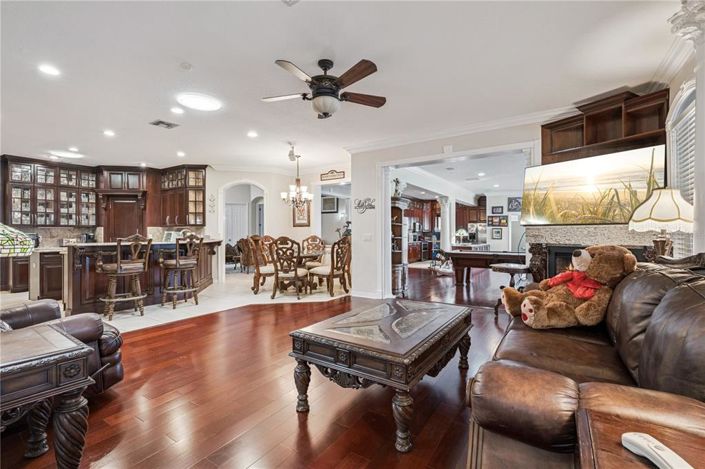 Image No.12-4 Bed Property for sale