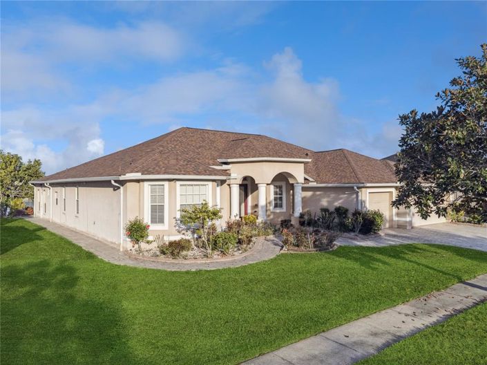 Image No.2-4 Bed Property for sale