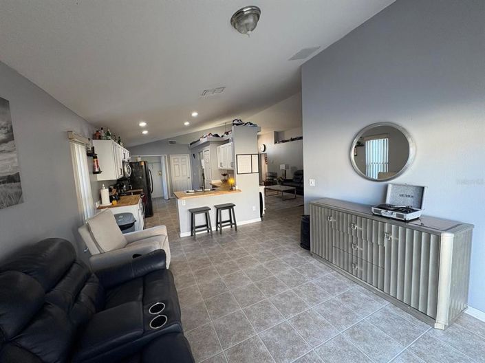 Image No.4-4 Bed Property for sale