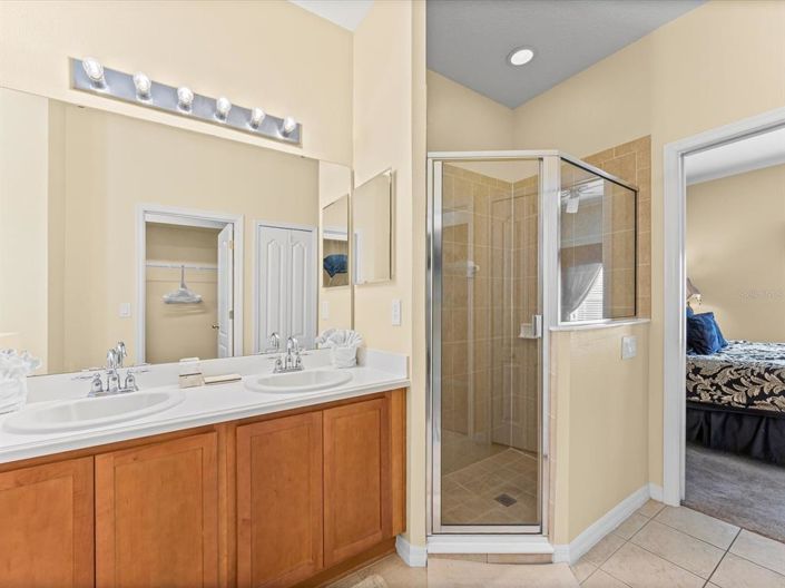 Image No.24-4 Bed Property for sale