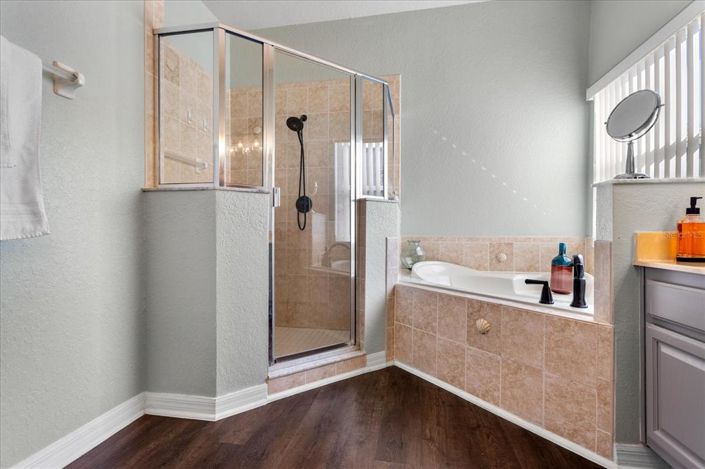 Image No.18-4 Bed Property for sale