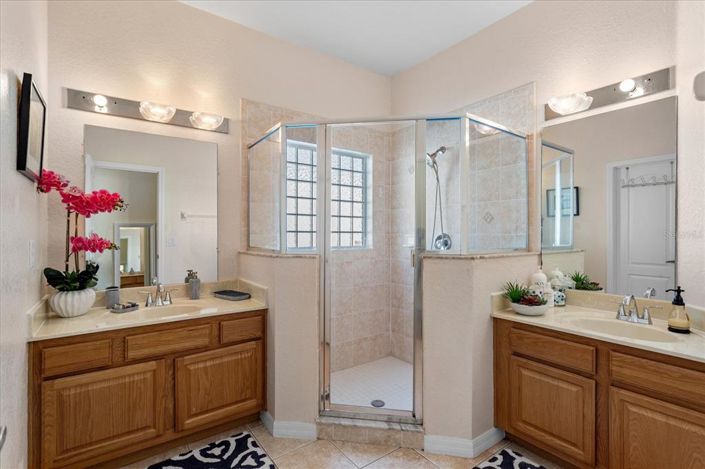 Image No.22-4 Bed Property for sale