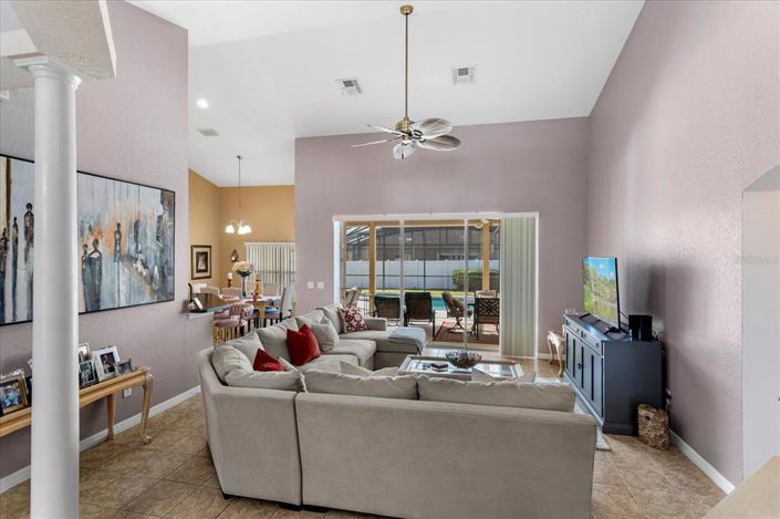 Image No.4-4 Bed Property for sale