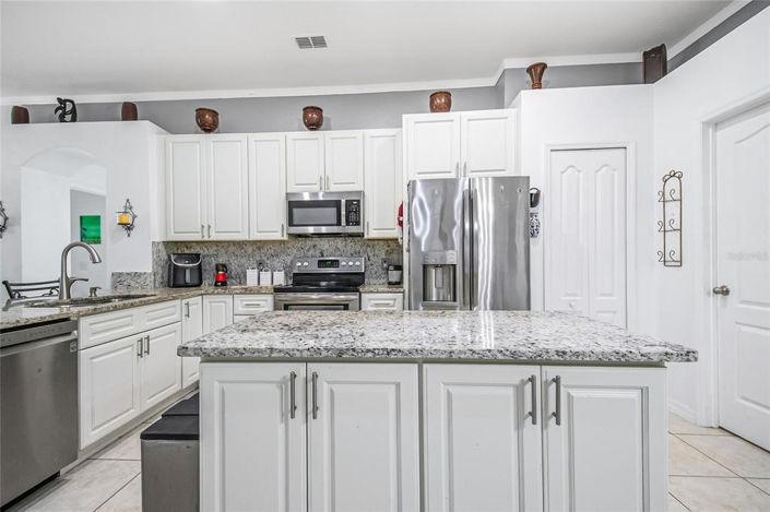 Image No.3-3 Bed Property for sale