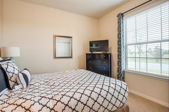 Image No.28-8 Bed Property for sale