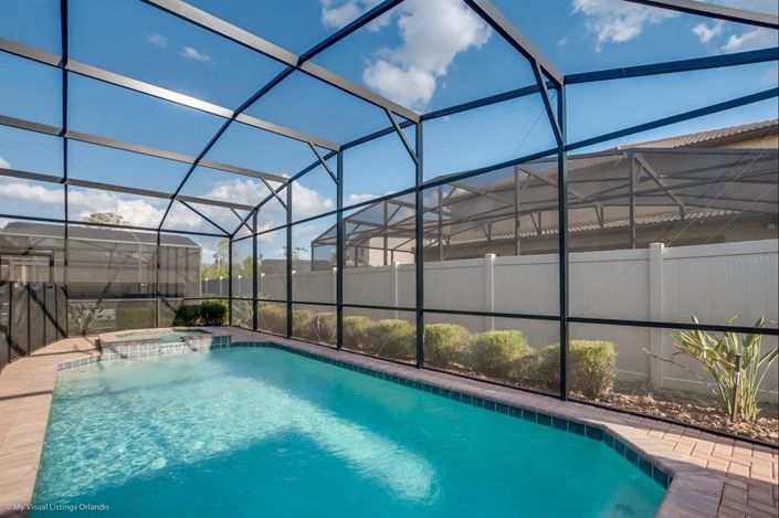 Image No.45-8 Bed Property for sale