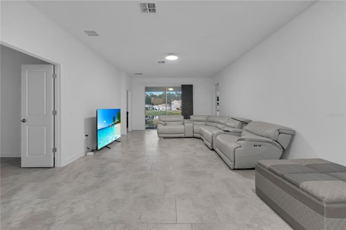 Image No.2-4 Bed Property for sale