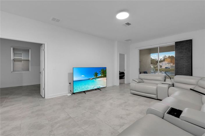 Image No.3-4 Bed Property for sale