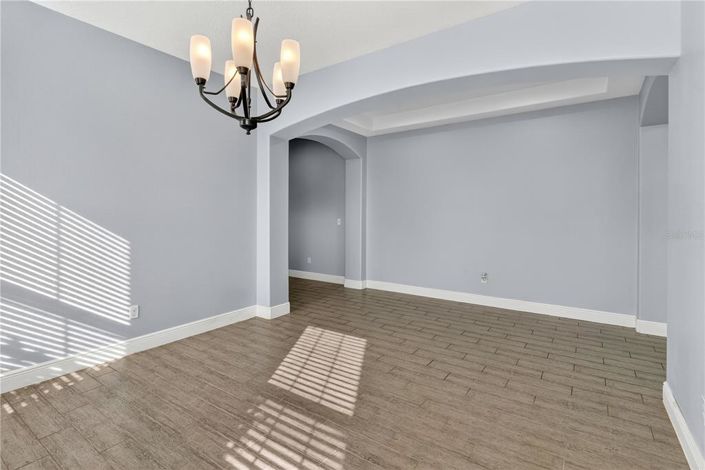 Image No.30-4 Bed Property for sale