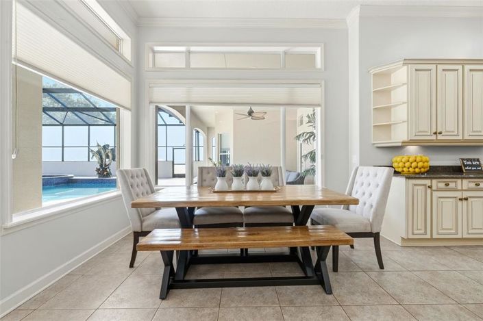 Image No.18-8 Bed Property for sale