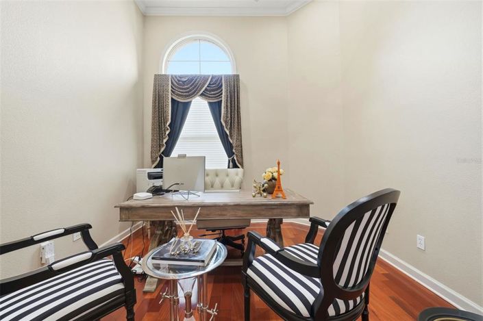 Image No.27-8 Bed Property for sale