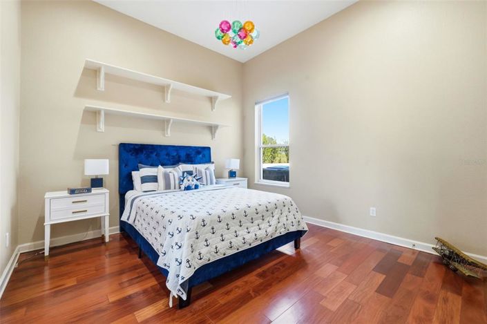 Image No.29-8 Bed Property for sale