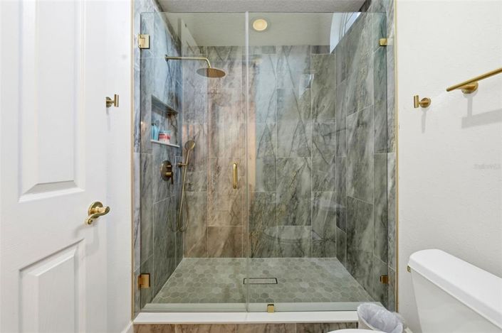 Image No.35-8 Bed Property for sale