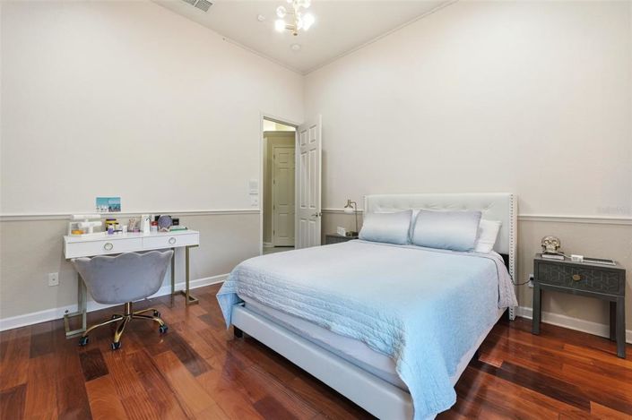 Image No.37-8 Bed Property for sale