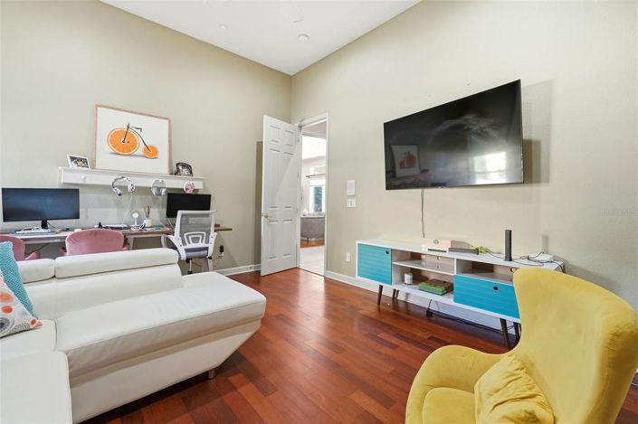 Image No.38-8 Bed Property for sale