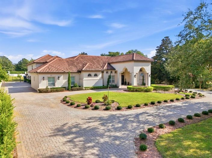 Image No.5-8 Bed Property for sale