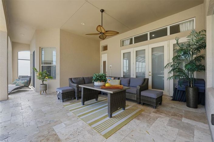 Image No.54-8 Bed Property for sale