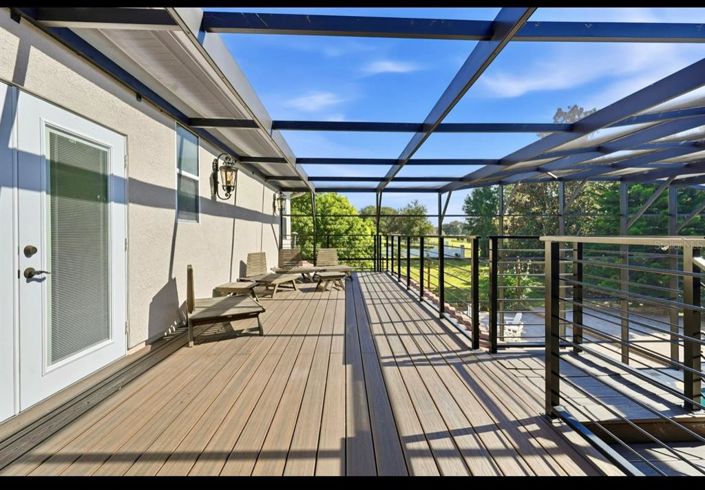 Image No.56-8 Bed Property for sale