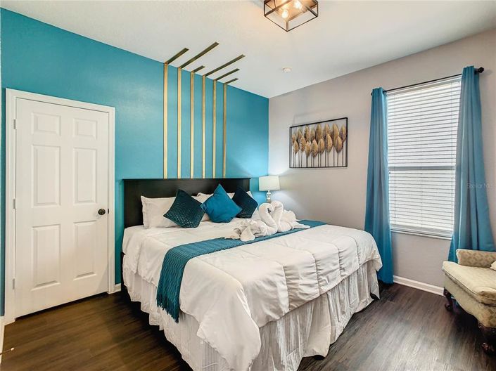 Image No.17-6 Bed Property for sale