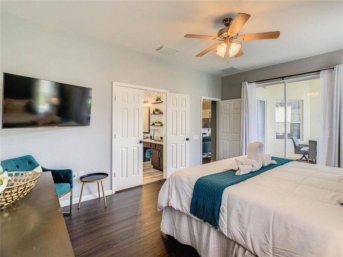 Image No.21-6 Bed Property for sale