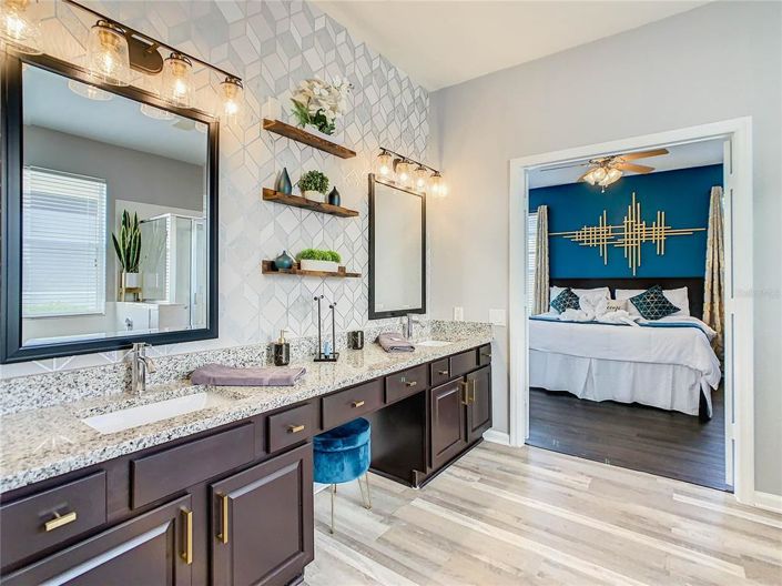 Image No.24-6 Bed Property for sale