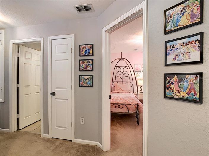 Image No.26-6 Bed Property for sale