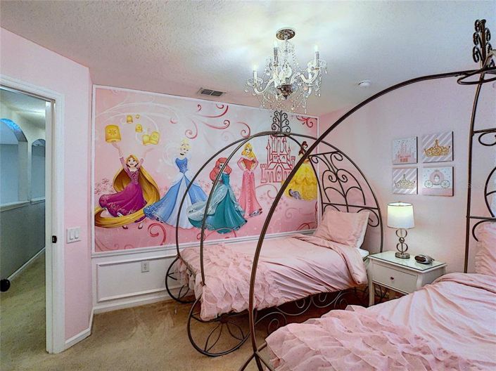 Image No.28-6 Bed Property for sale