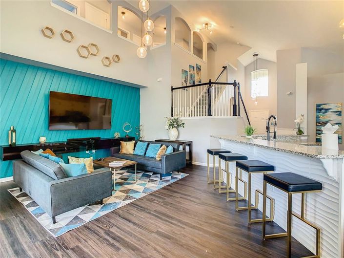 Image No.8-6 Bed Property for sale