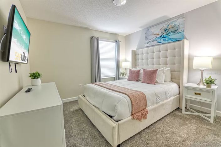 Image No.14-7 Bed Property for sale