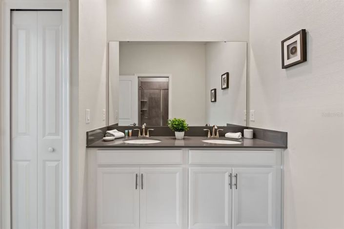 Image No.21-7 Bed Property for sale