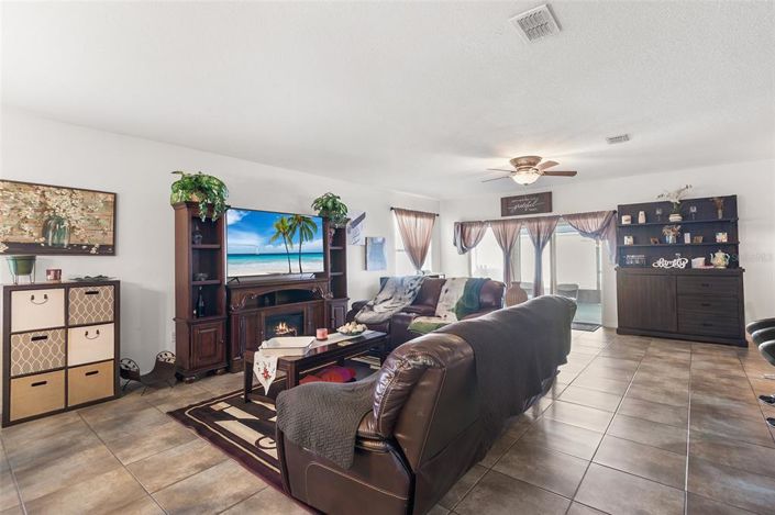 Image No.15-4 Bed Property for sale