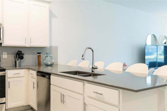 Image No.15-2 Bed Property for sale