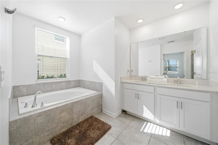 Image No.28-2 Bed Property for sale