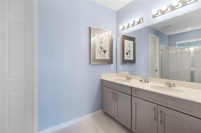 Image No.18-9 Bed Property for sale