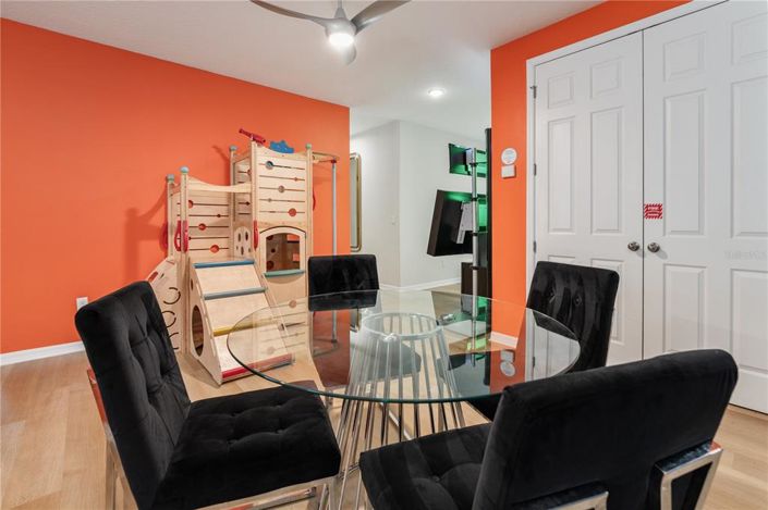 Image No.24-9 Bed Property for sale