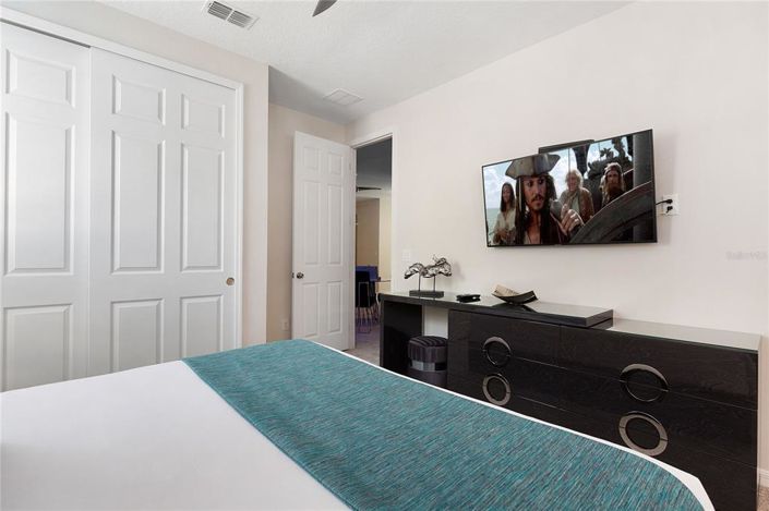 Image No.32-9 Bed Property for sale