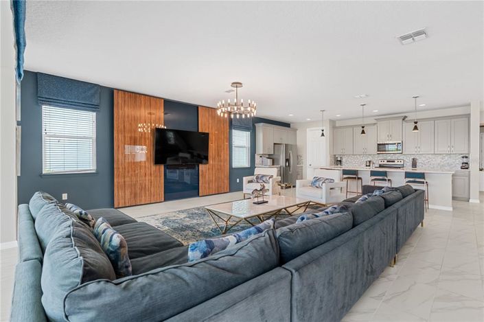 Image No.4-9 Bed Property for sale