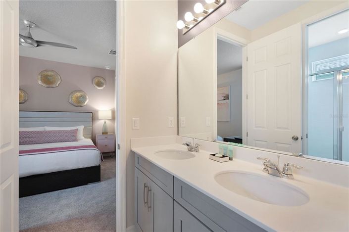 Image No.40-9 Bed Property for sale