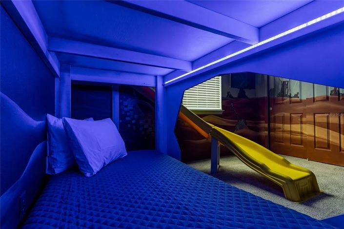 Image No.53-9 Bed Property for sale