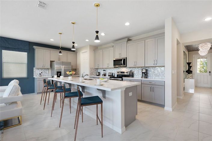 Image No.9-9 Bed Property for sale