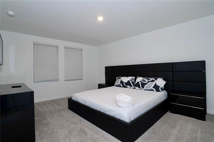 Image No.26-3 Bed Townhouse for sale