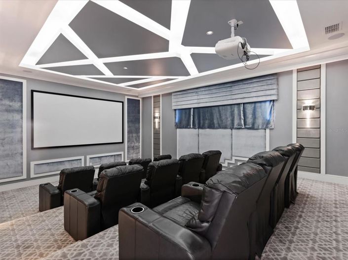 Image No.52-12 Bed Property for sale