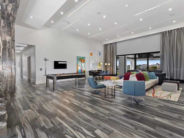 Image No.53-12 Bed Property for sale