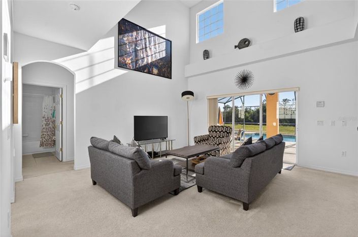 Image No.17-5 Bed Property for sale