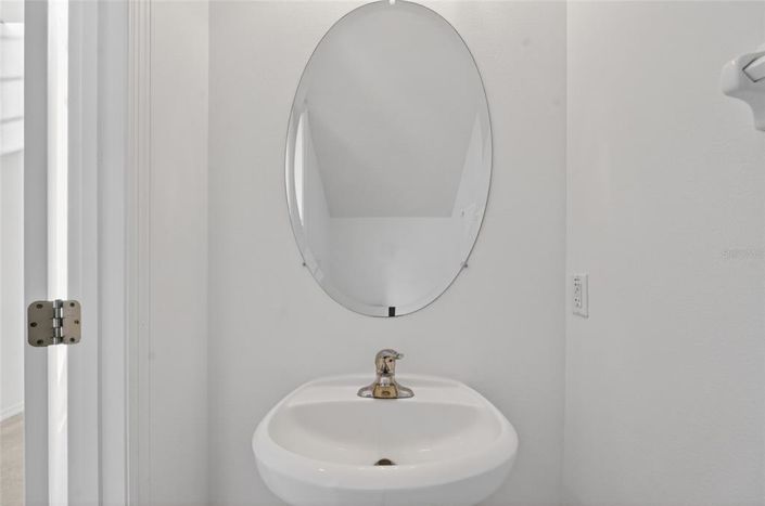 Image No.28-5 Bed Property for sale