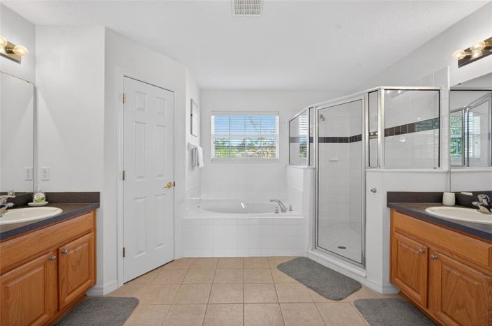 Image No.38-5 Bed Property for sale