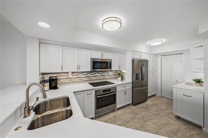 Image No.17-2 Bed Property for sale