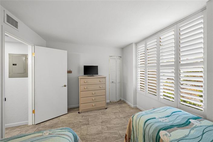 Image No.27-2 Bed Property for sale