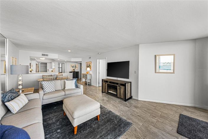 Image No.41-2 Bed Property for sale